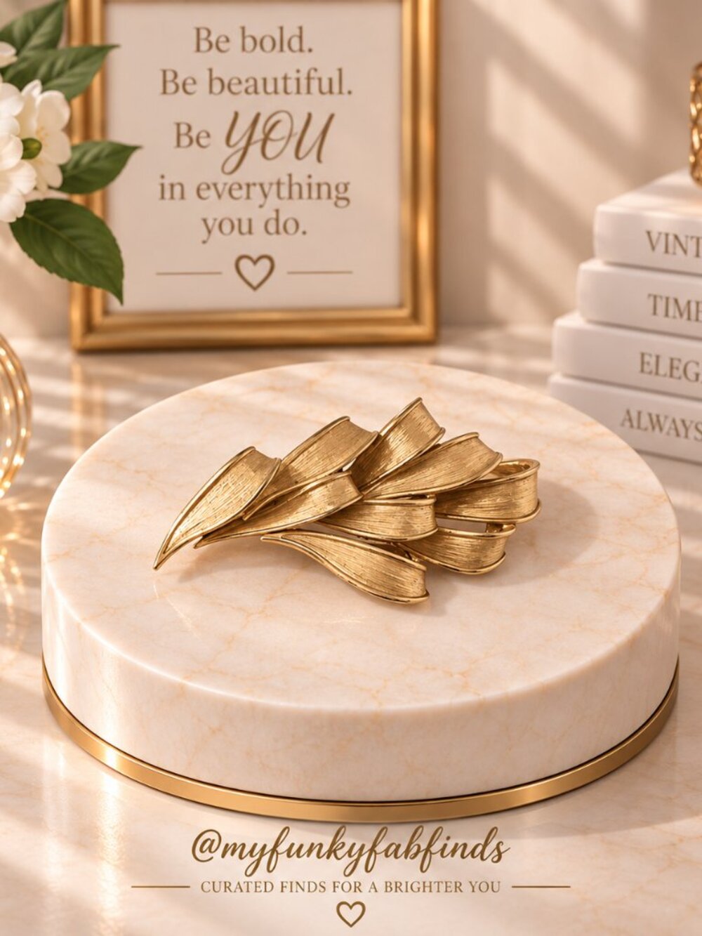 Oscar de la Renta Signed Gold Plume Leaf Brooch Pin Textured Mid Century Vintage